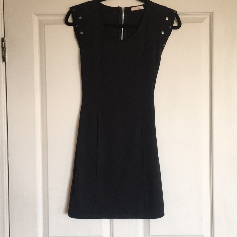 Fave Women’s Dress